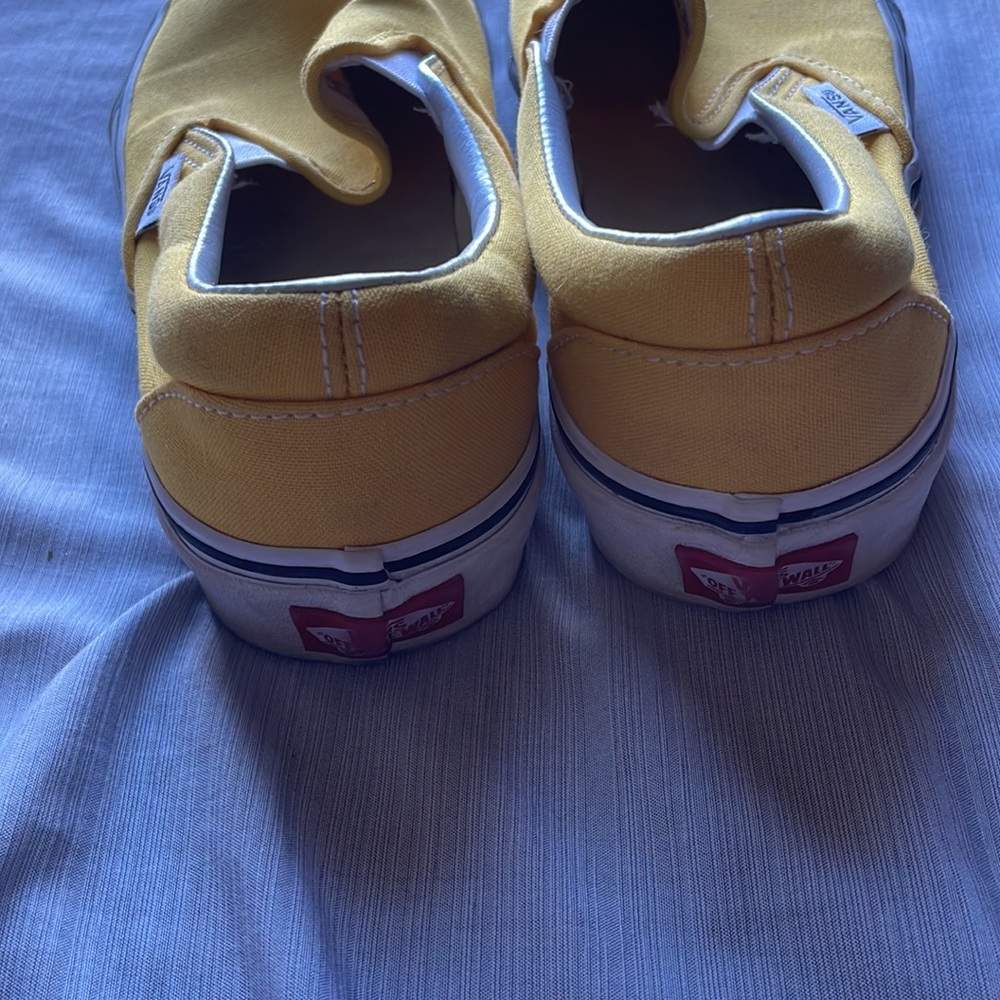 Slip on Vans Size 6.5 barely worn - Picture 3 of 5